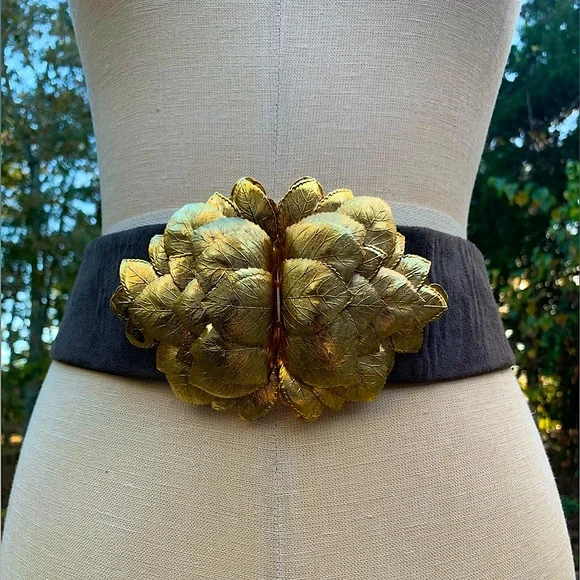 Abbe Creation | Accessories | Vintage Leathersuede Brass  display picture 1